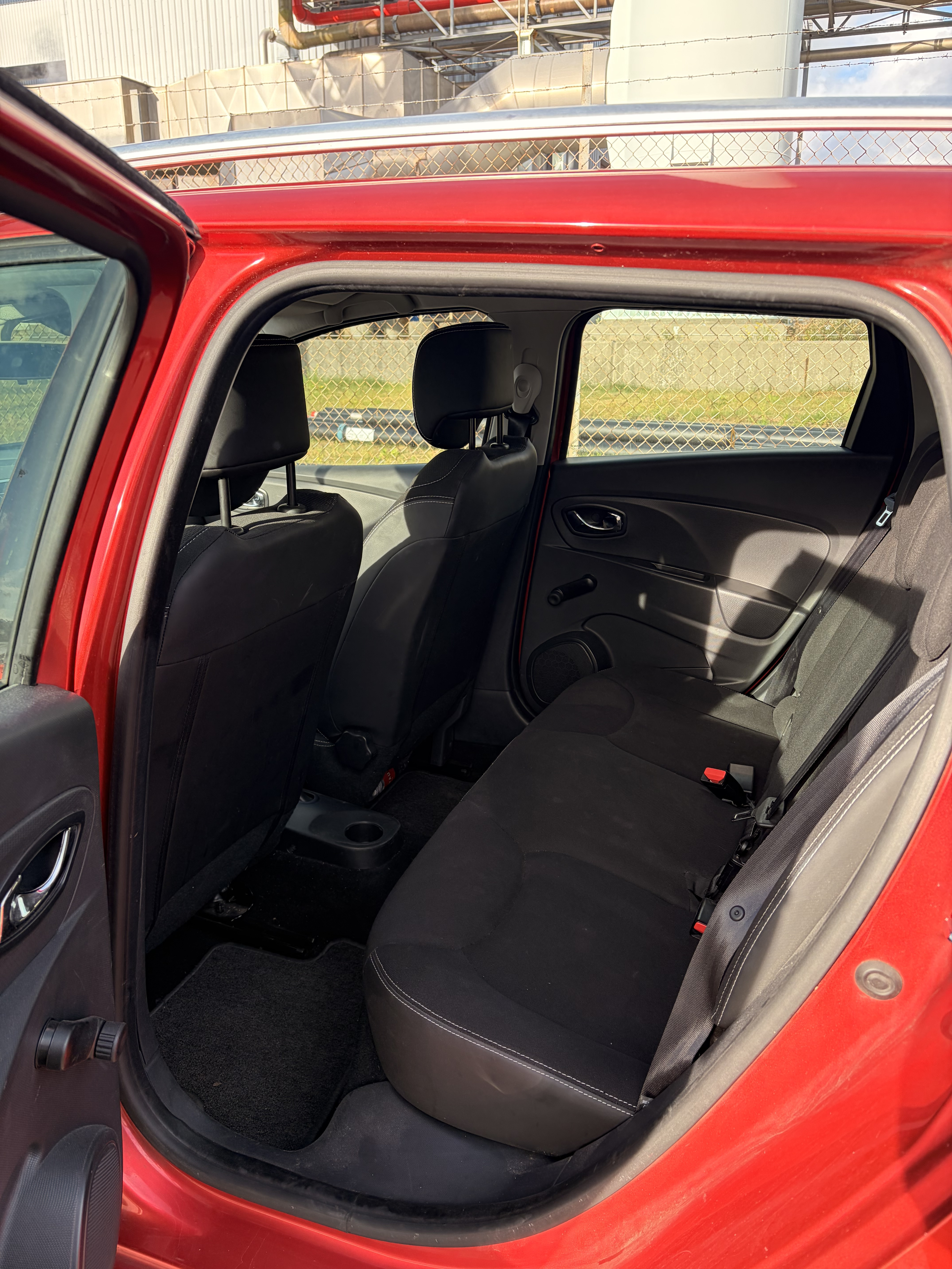 Rød Renault Ny Clio fra 2014