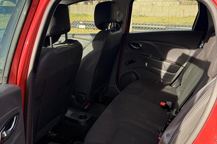 Rød Renault Ny Clio fra 2014