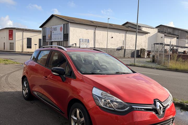 Rød Renault Ny Clio fra 2014