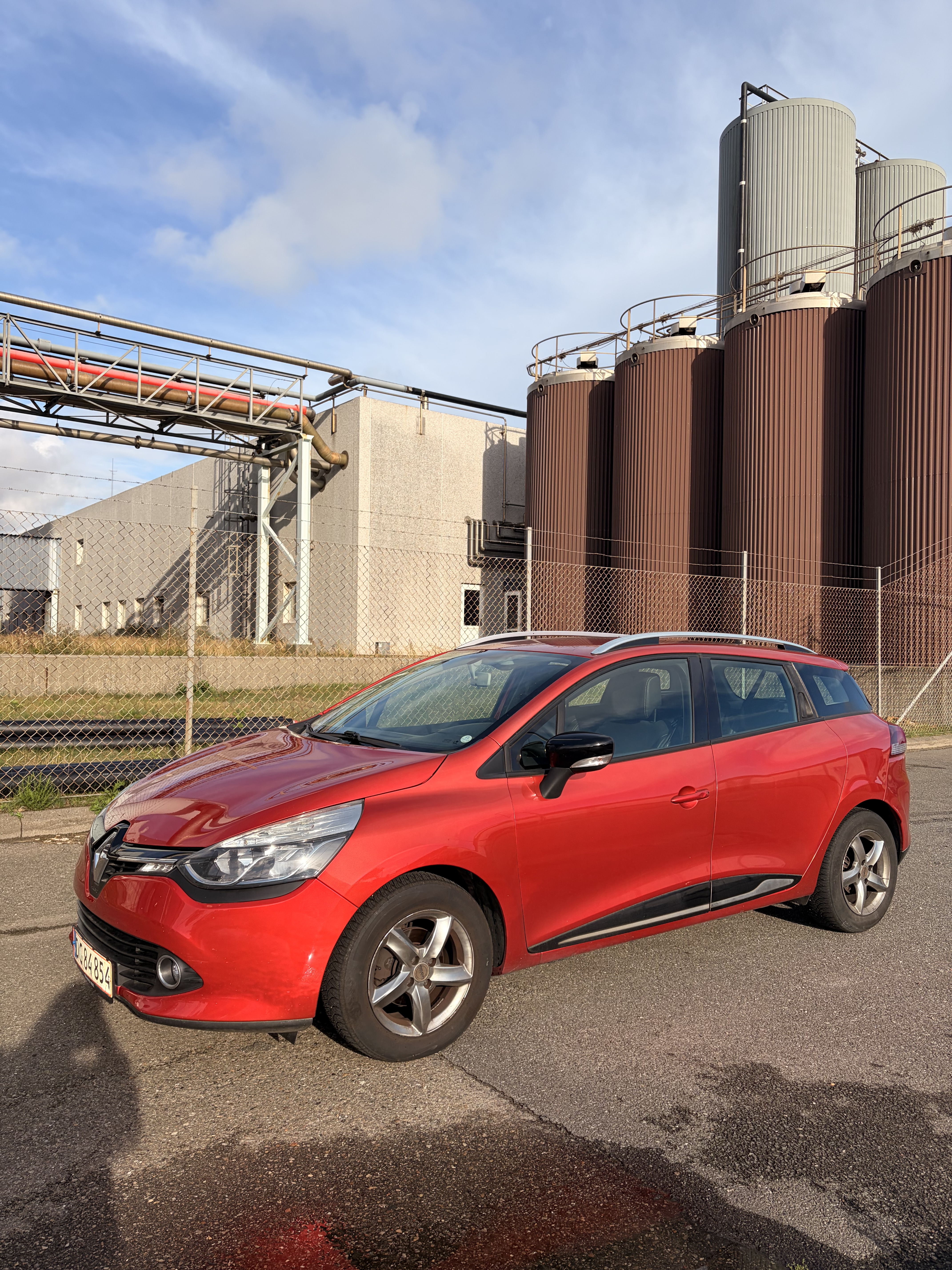 Rød Renault Ny Clio fra 2014