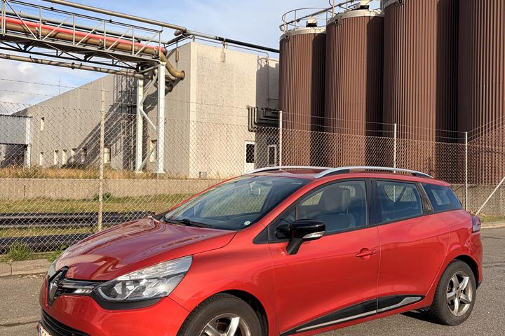 Rød Renault Ny Clio fra 2014