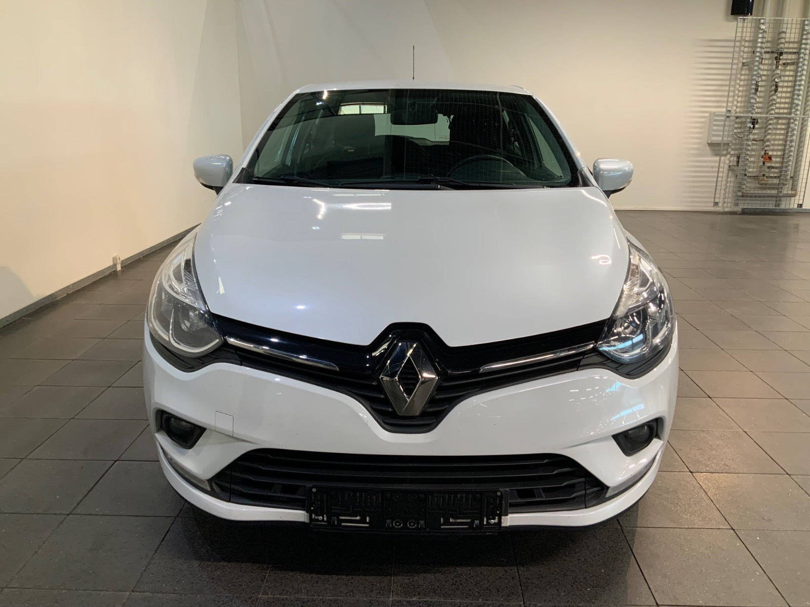 Hvid Renault Clio IV fra 2019