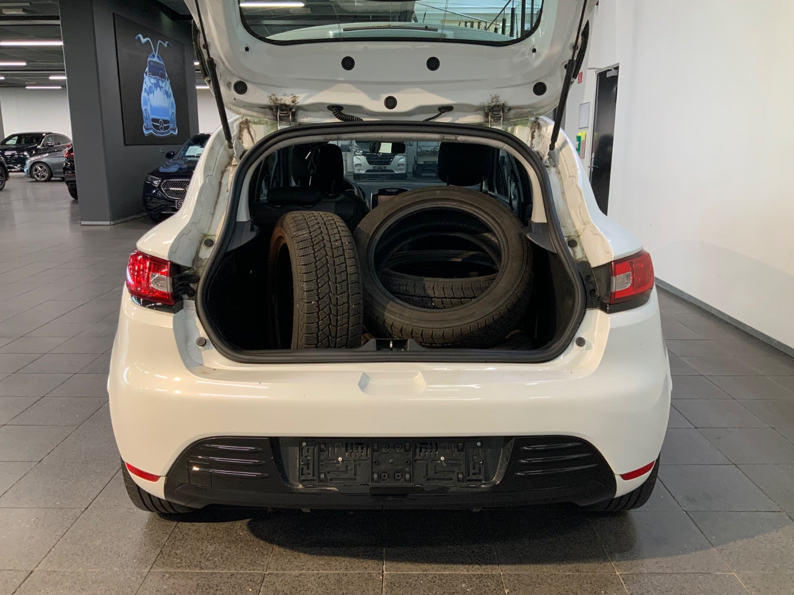 Hvid Renault Clio IV fra 2019