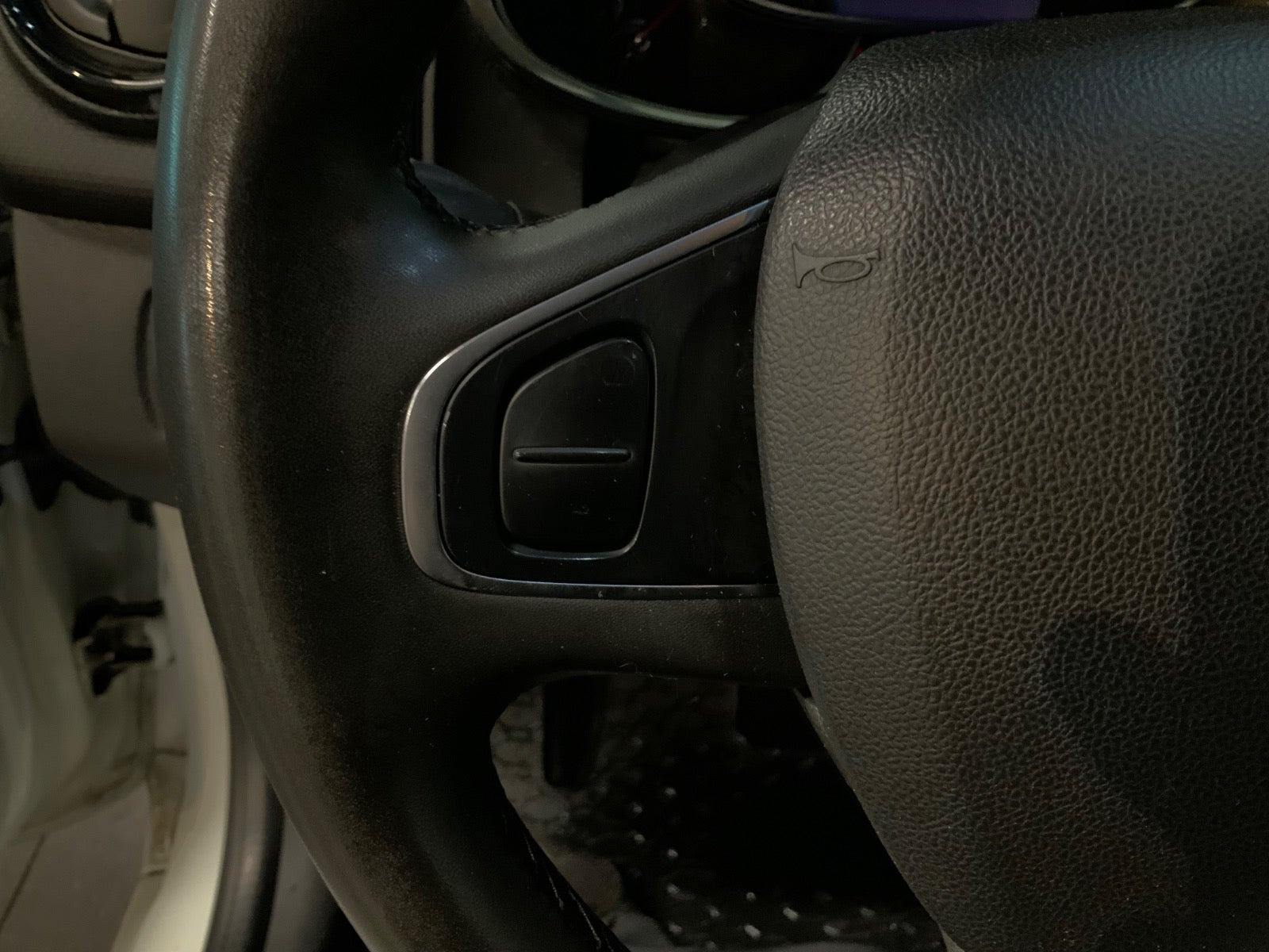 Hvid Renault Clio IV fra 2019