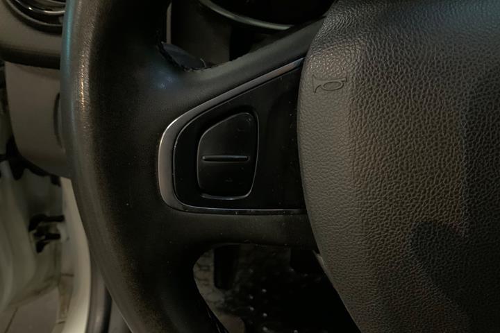 Hvid Renault Clio IV fra 2019