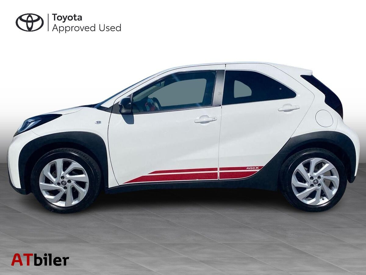 Hvid Toyota Aygo X fra 2023