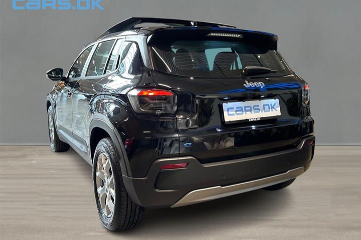 Sort Jeep Avenger fra 2025
