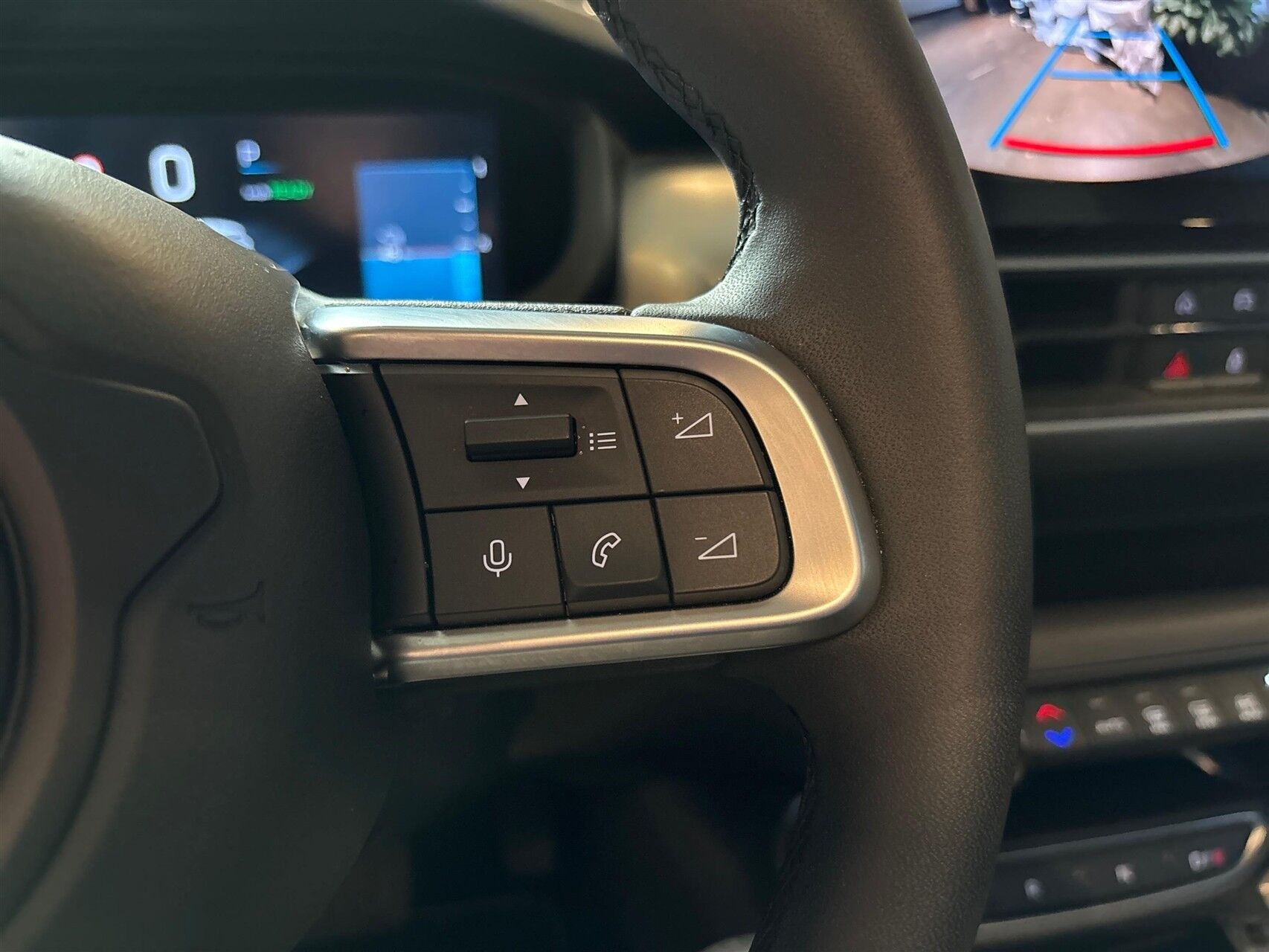 Sort Jeep Avenger fra 2025