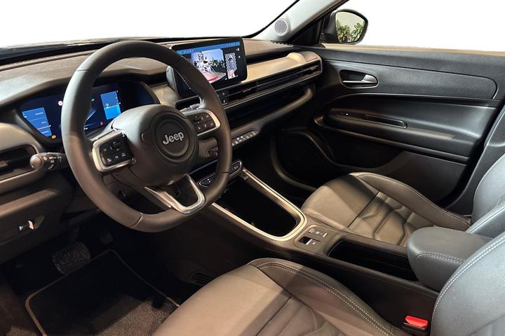 Sort Jeep Avenger fra 2025