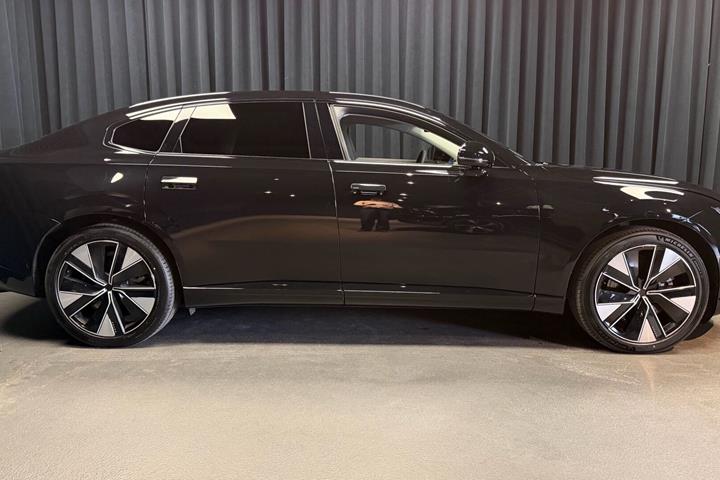 Sort Volvo ES90 fra 2026