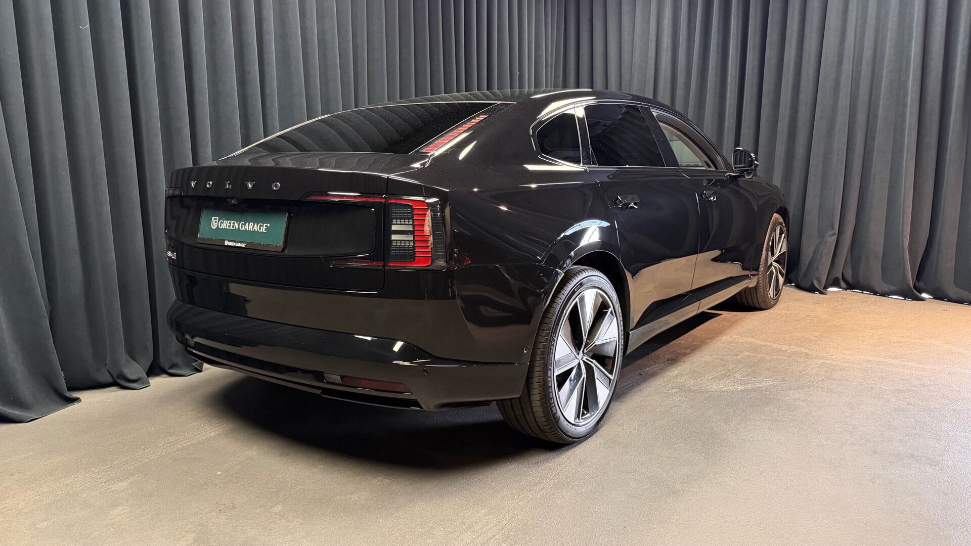Sort Volvo ES90 fra 2026
