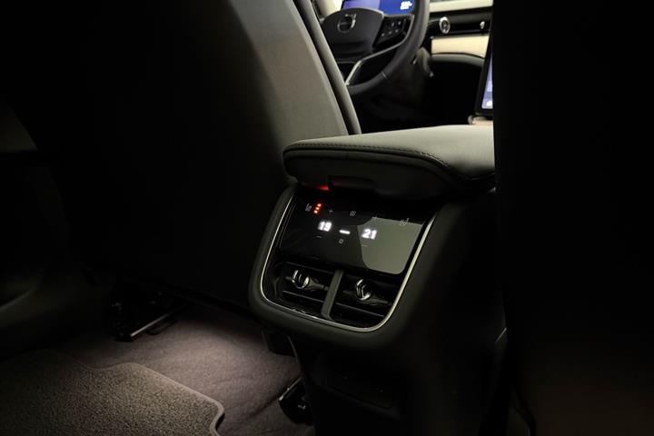 Sort Volvo ES90 fra 2026