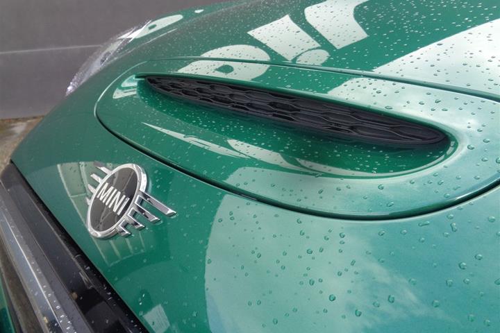 Grøn Mini Cooper fra 2022