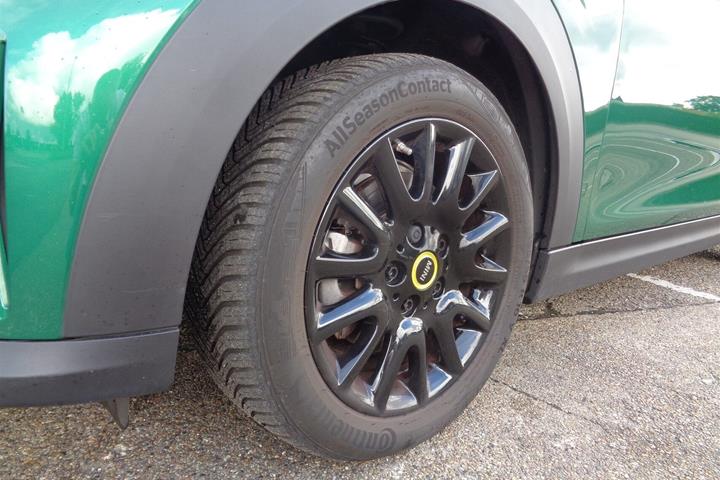 Grøn Mini Cooper fra 2022