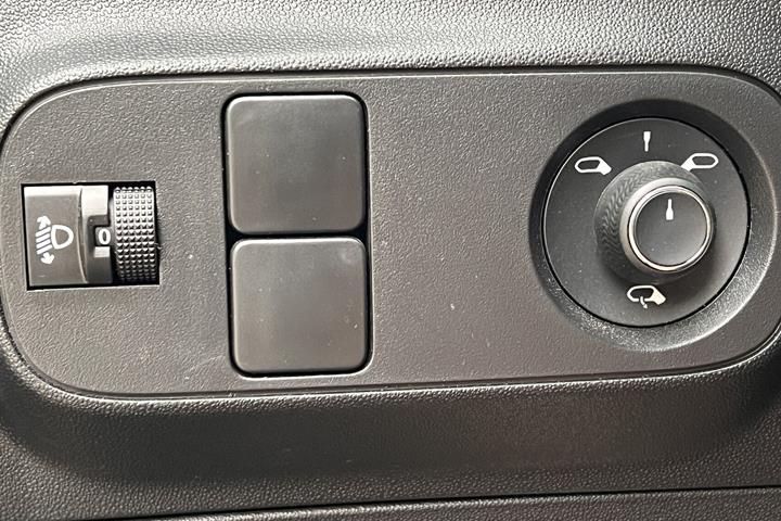 Grå Citroën C3 fra 2024