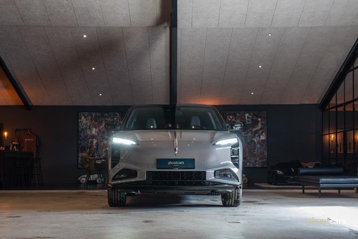 Grå Hongqi EHS7 fra 2025