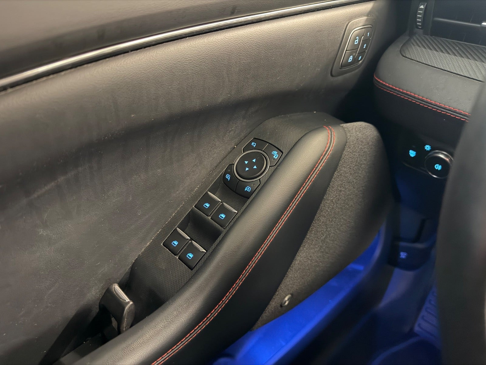 Grå Ford Mustang Mach-E fra 2021
