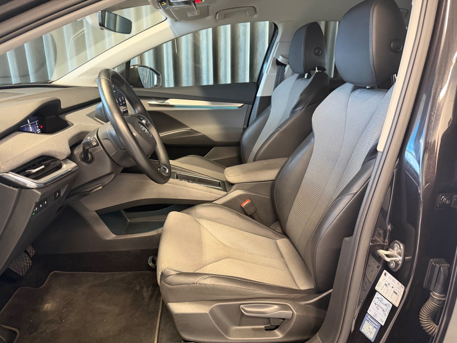 Sort Skoda Enyaq fra 2021