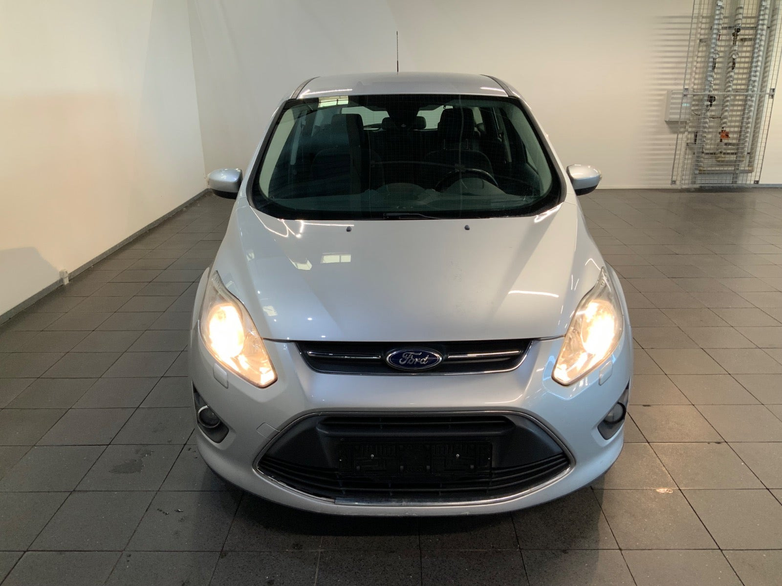 Sølv Ford C-MAX fra 2014