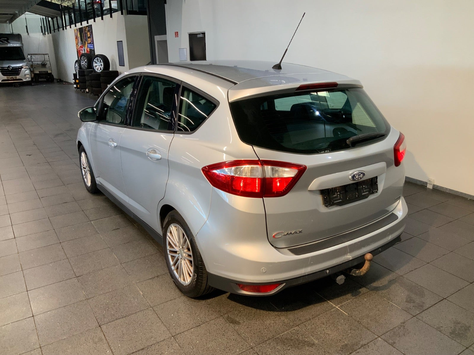 Sølv Ford C-MAX fra 2014
