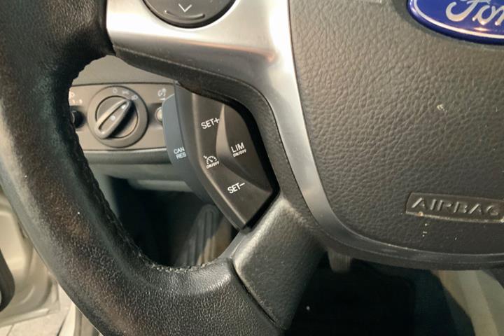 Sølv Ford C-MAX fra 2014