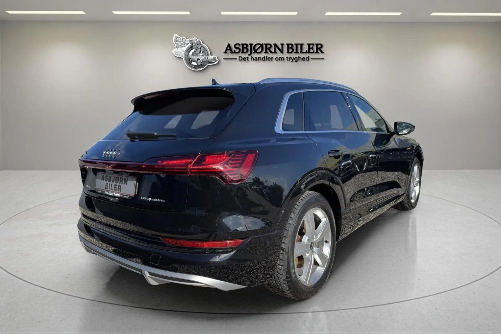 Sort Audi e-tron fra 2023