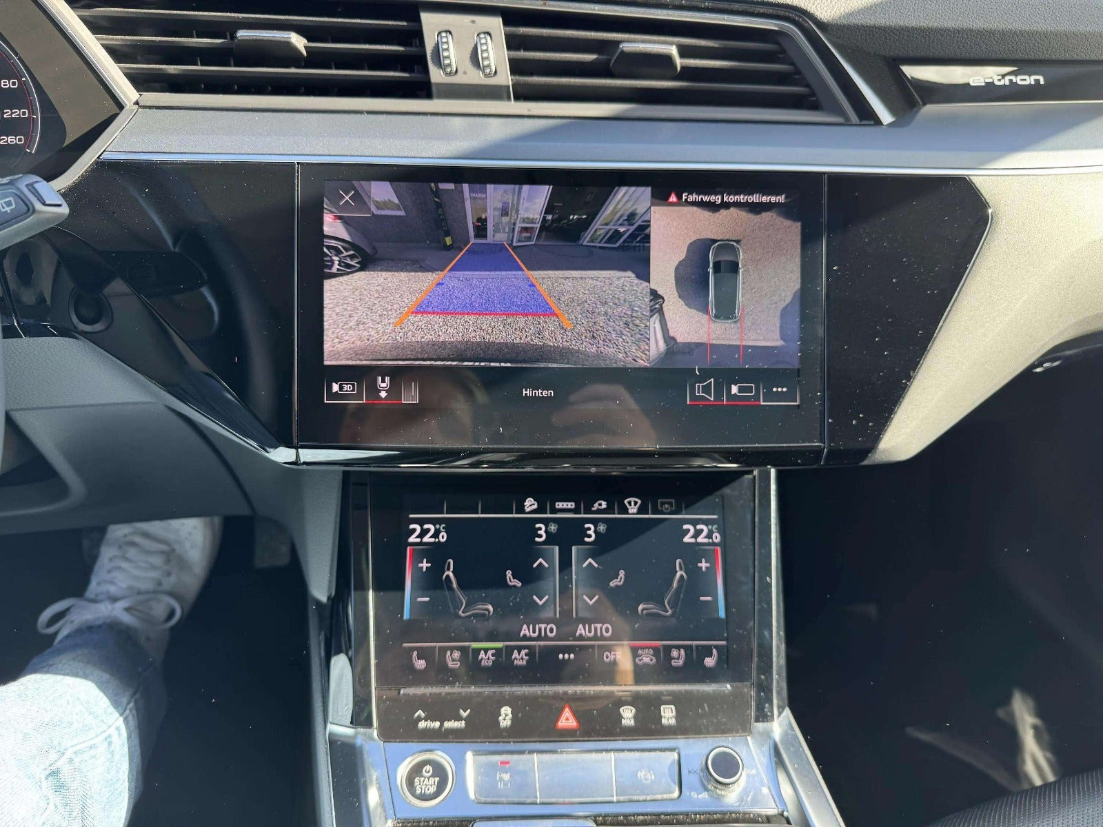 Sort Audi e-tron fra 2023