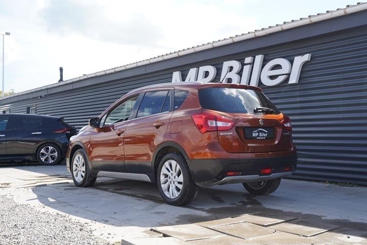 Bronze Suzuki S-Cross fra 2018