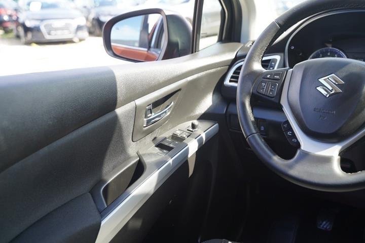 Bronze Suzuki S-Cross fra 2018