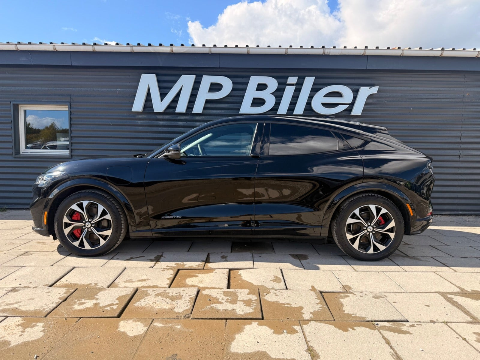 Sort Ford Mustang Mach-E fra 2025