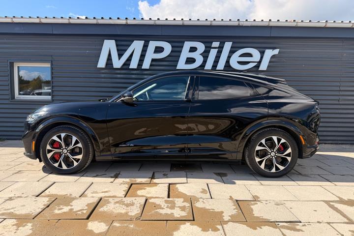 Sort Ford Mustang Mach-E fra 2025