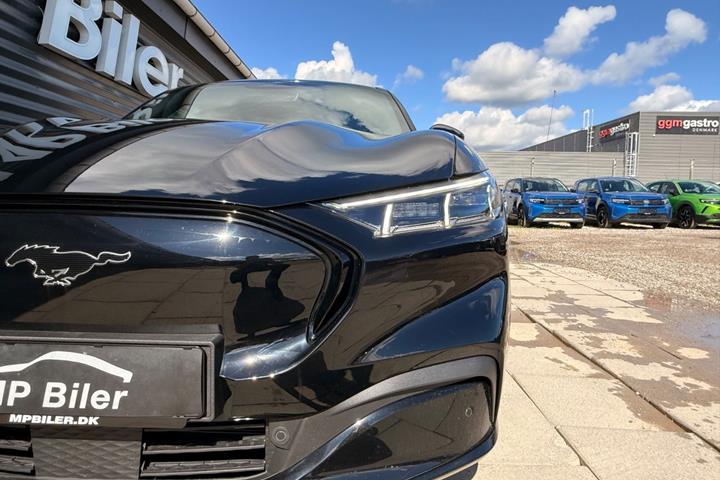 Sort Ford Mustang Mach-E fra 2025