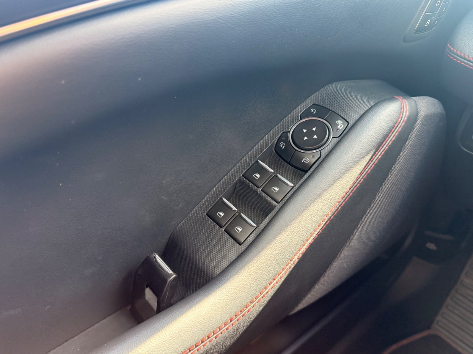 Sort Ford Mustang Mach-E fra 2025
