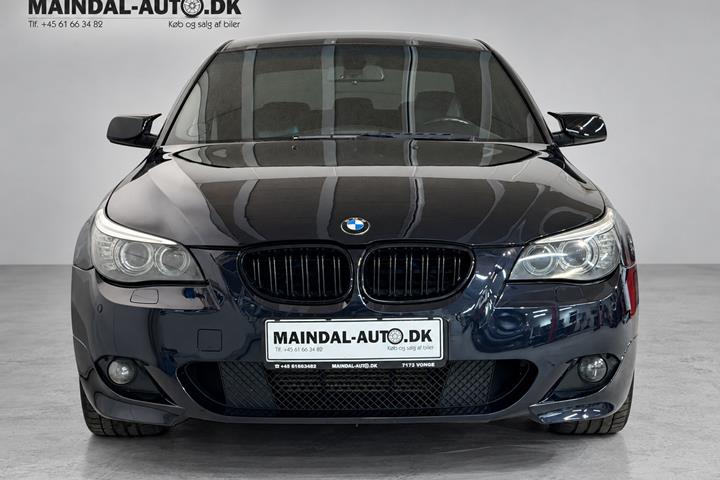 Blå BMW 525d fra 2007