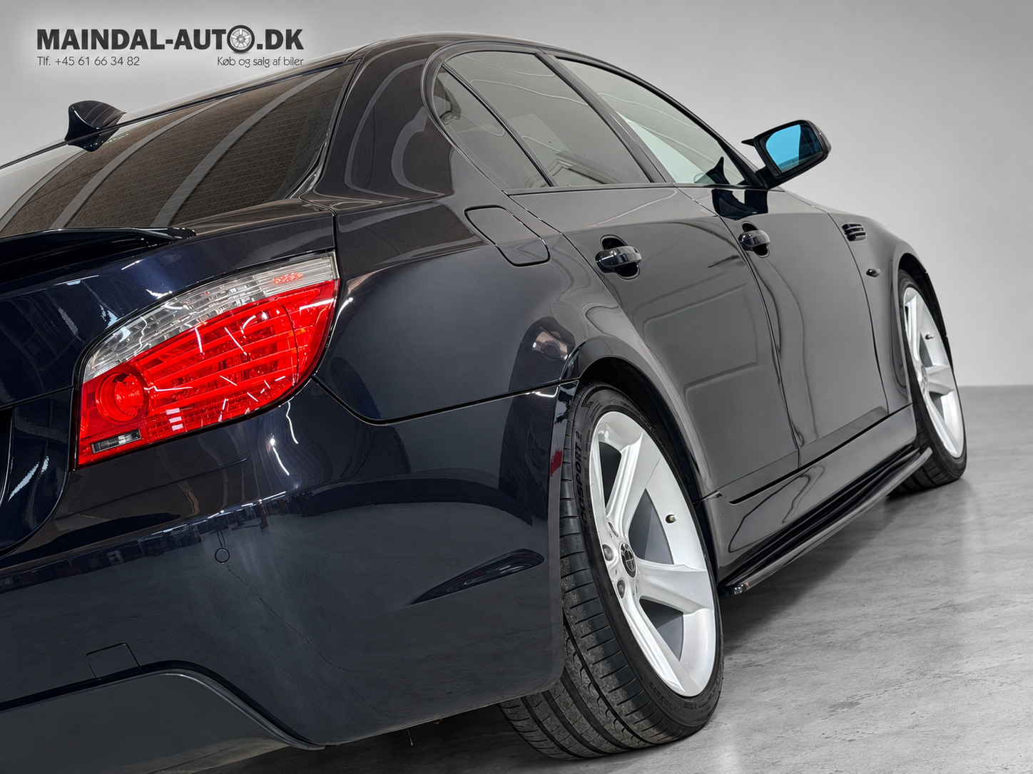 Blå BMW 525d fra 2007
