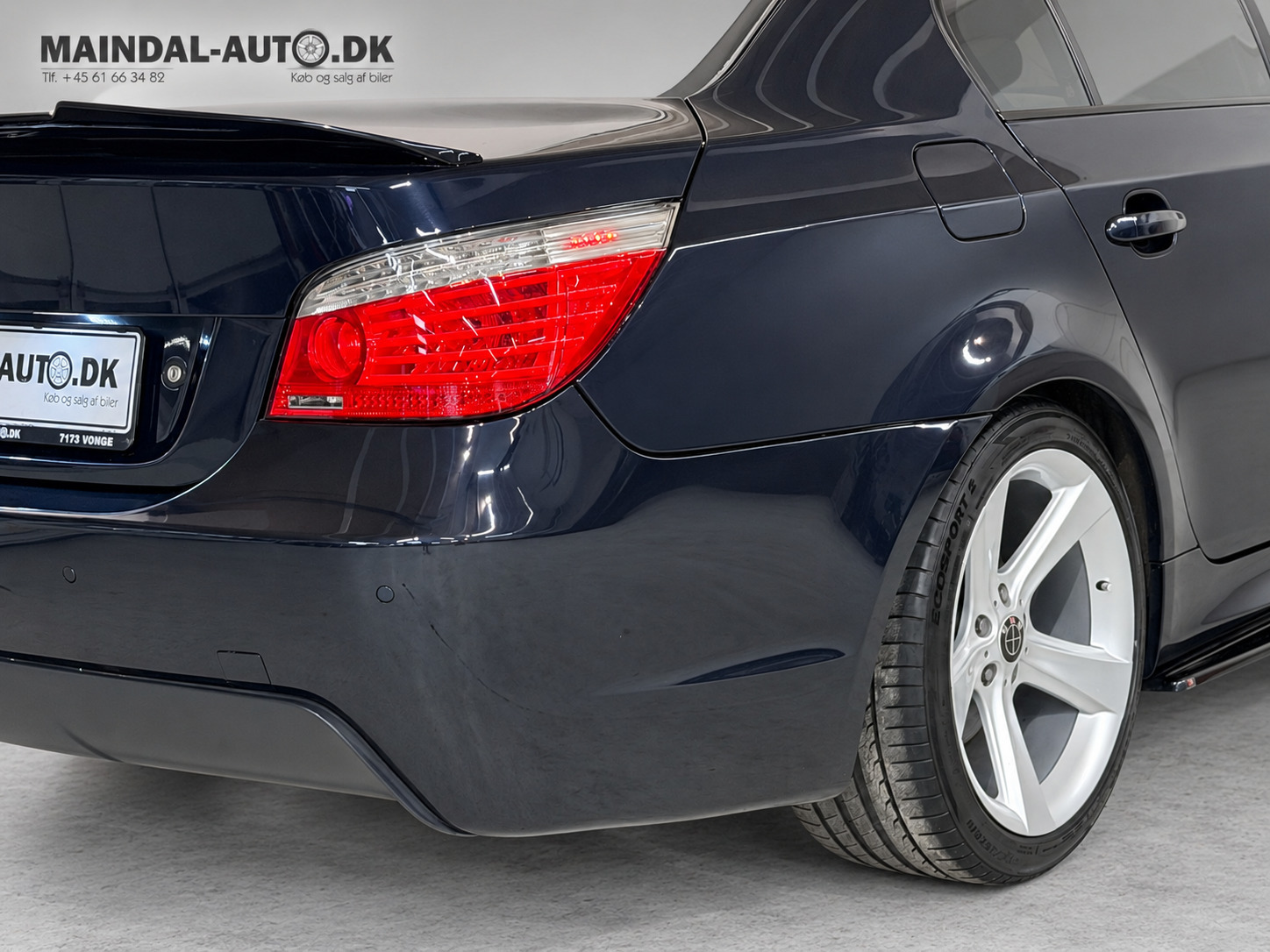 Blå BMW 525d fra 2007