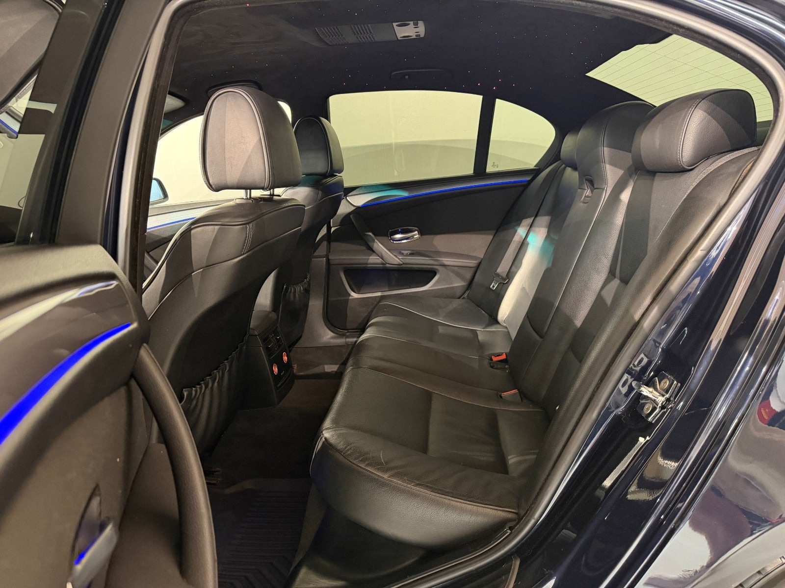 Blå BMW 525d fra 2007