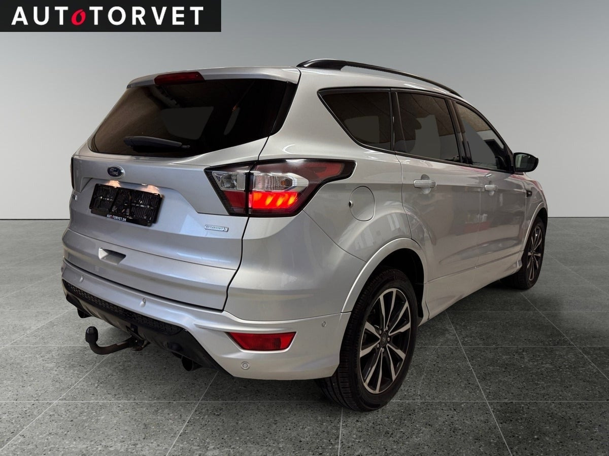 Sølv Ford Kuga fra 2018