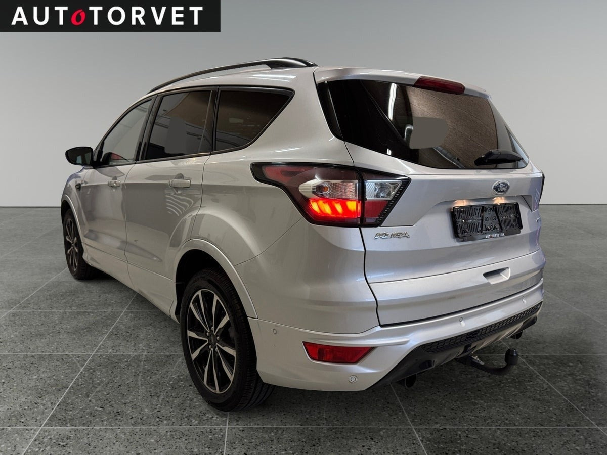 Sølv Ford Kuga fra 2018