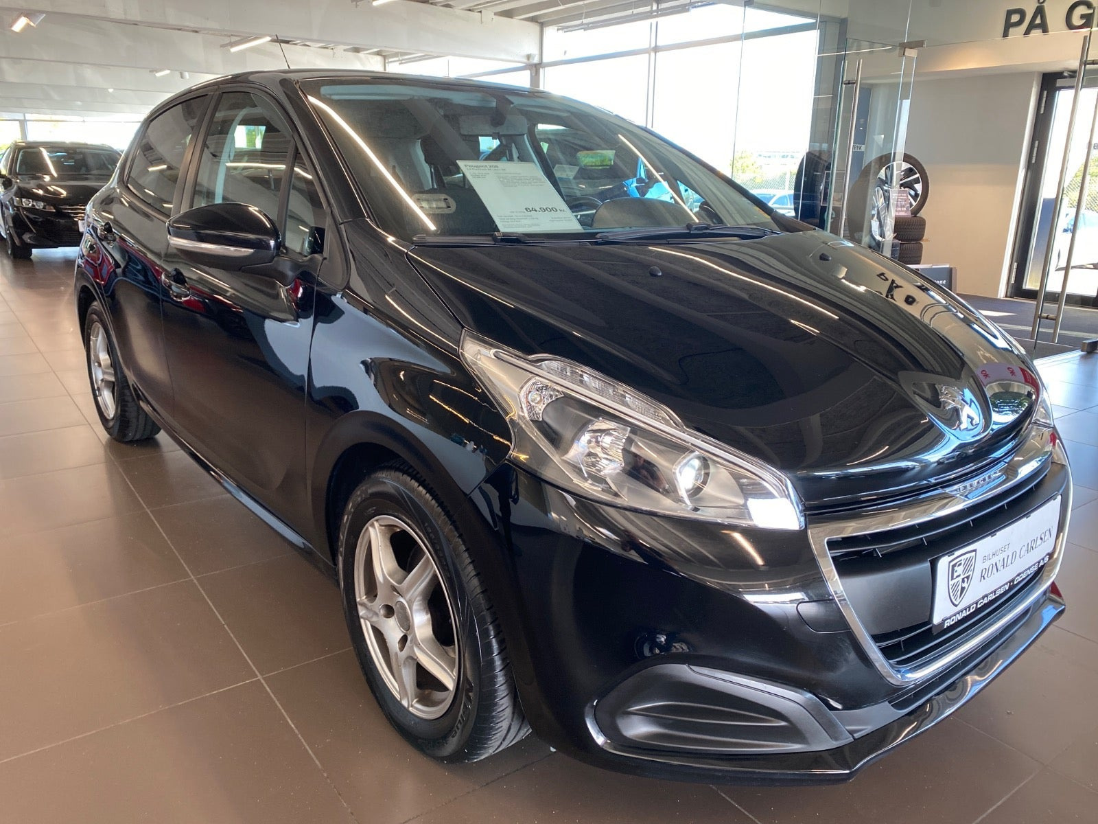 Sort Peugeot 208 fra 2019