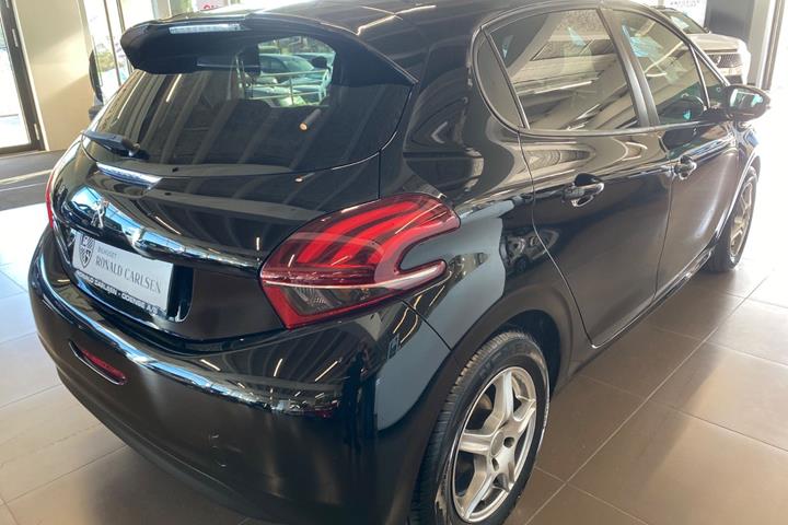 Sort Peugeot 208 fra 2019