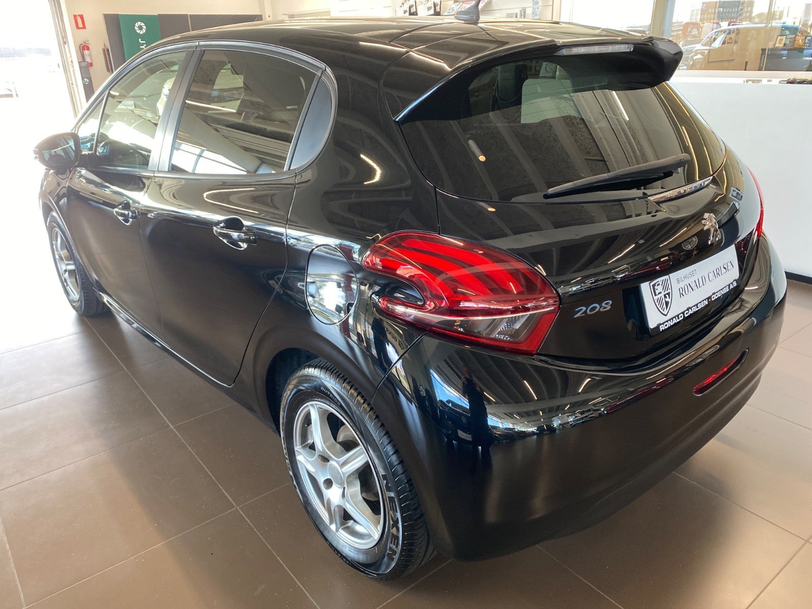 Sort Peugeot 208 fra 2019