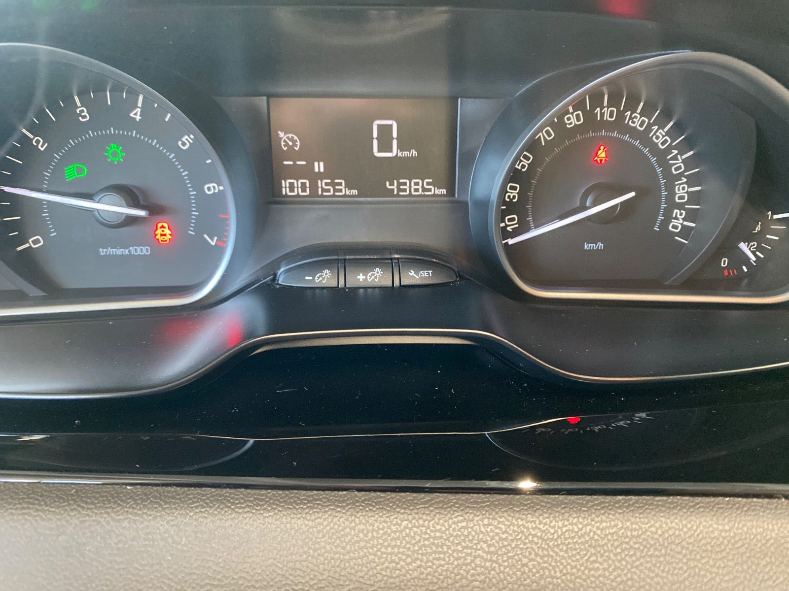 Sort Peugeot 208 fra 2019