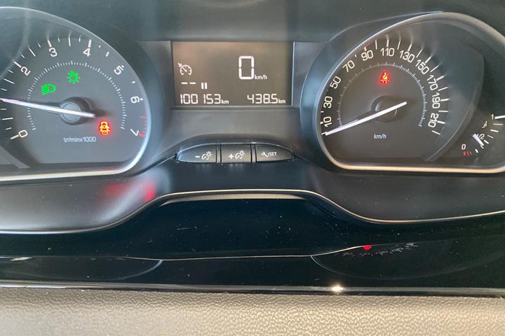 Sort Peugeot 208 fra 2019