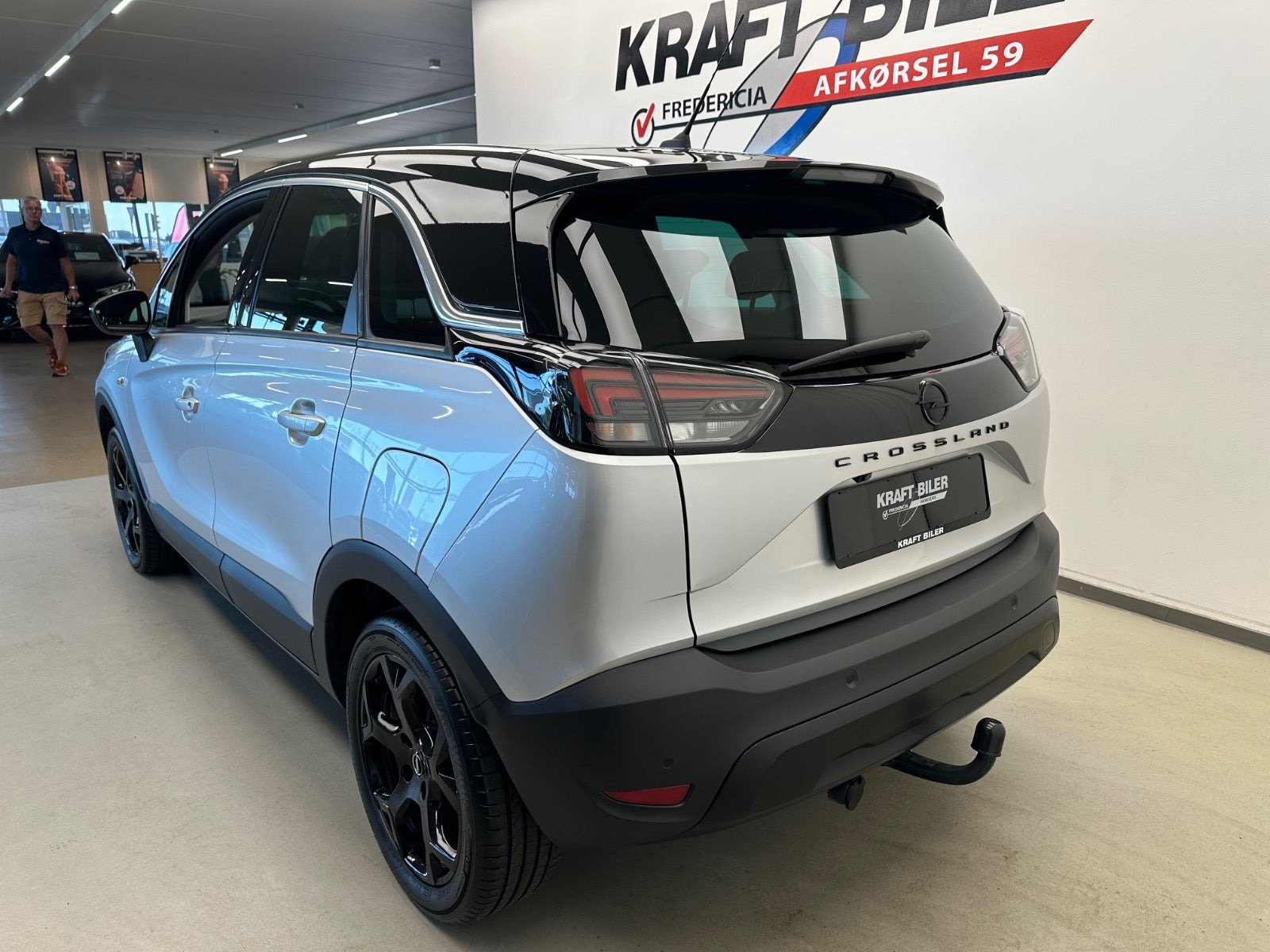 Sølv Opel Crossland fra 2024