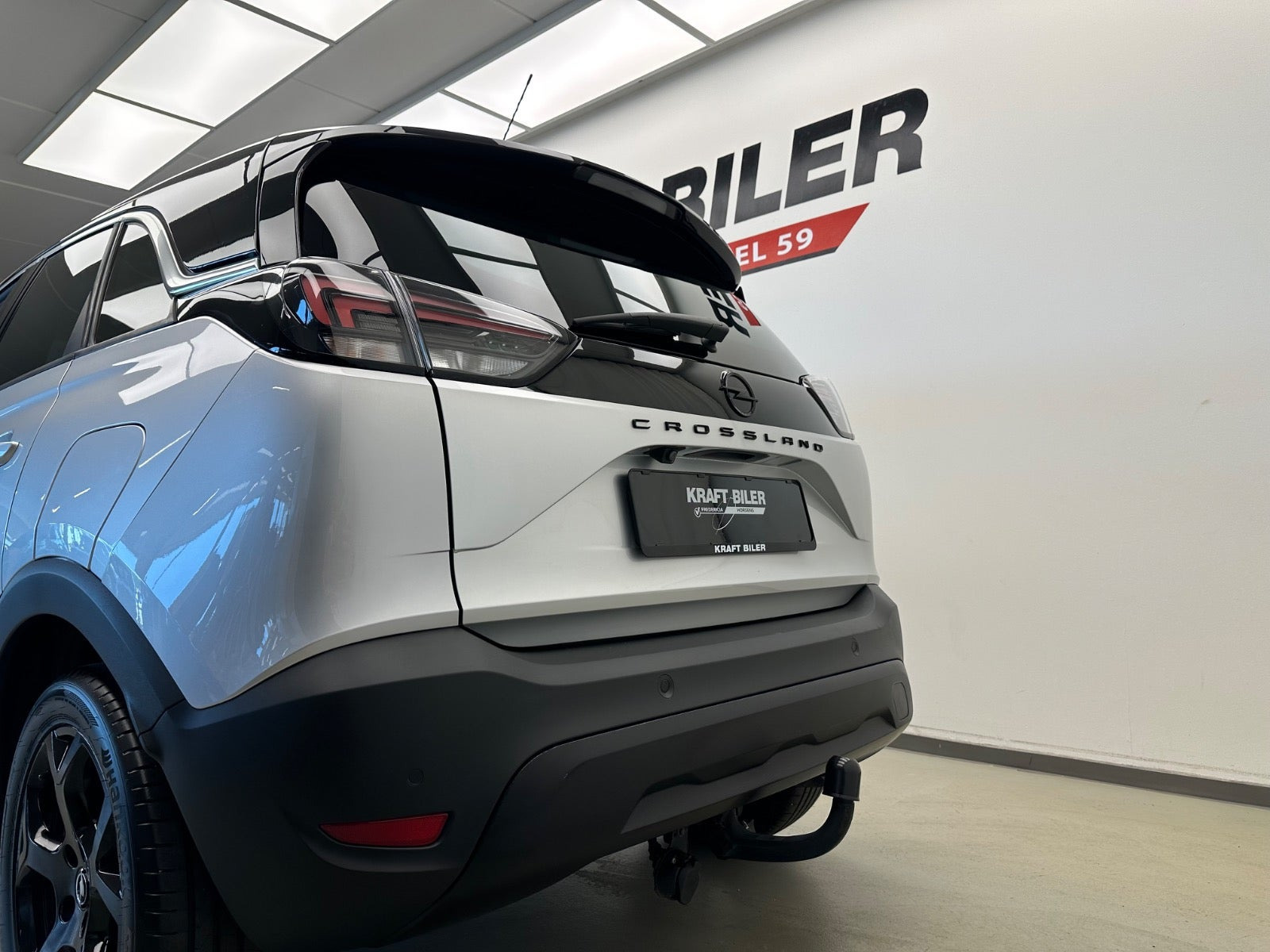 Sølv Opel Crossland fra 2024