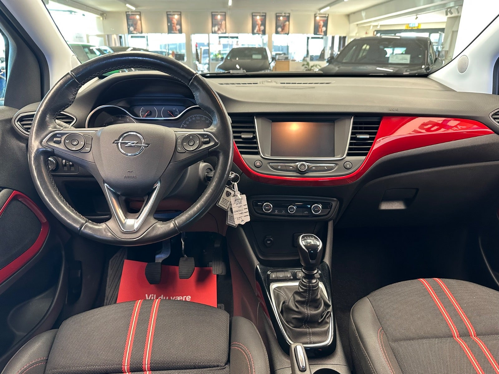 Sølv Opel Crossland fra 2024