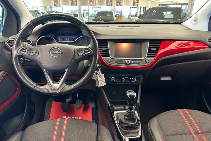 Sølv Opel Crossland fra 2024