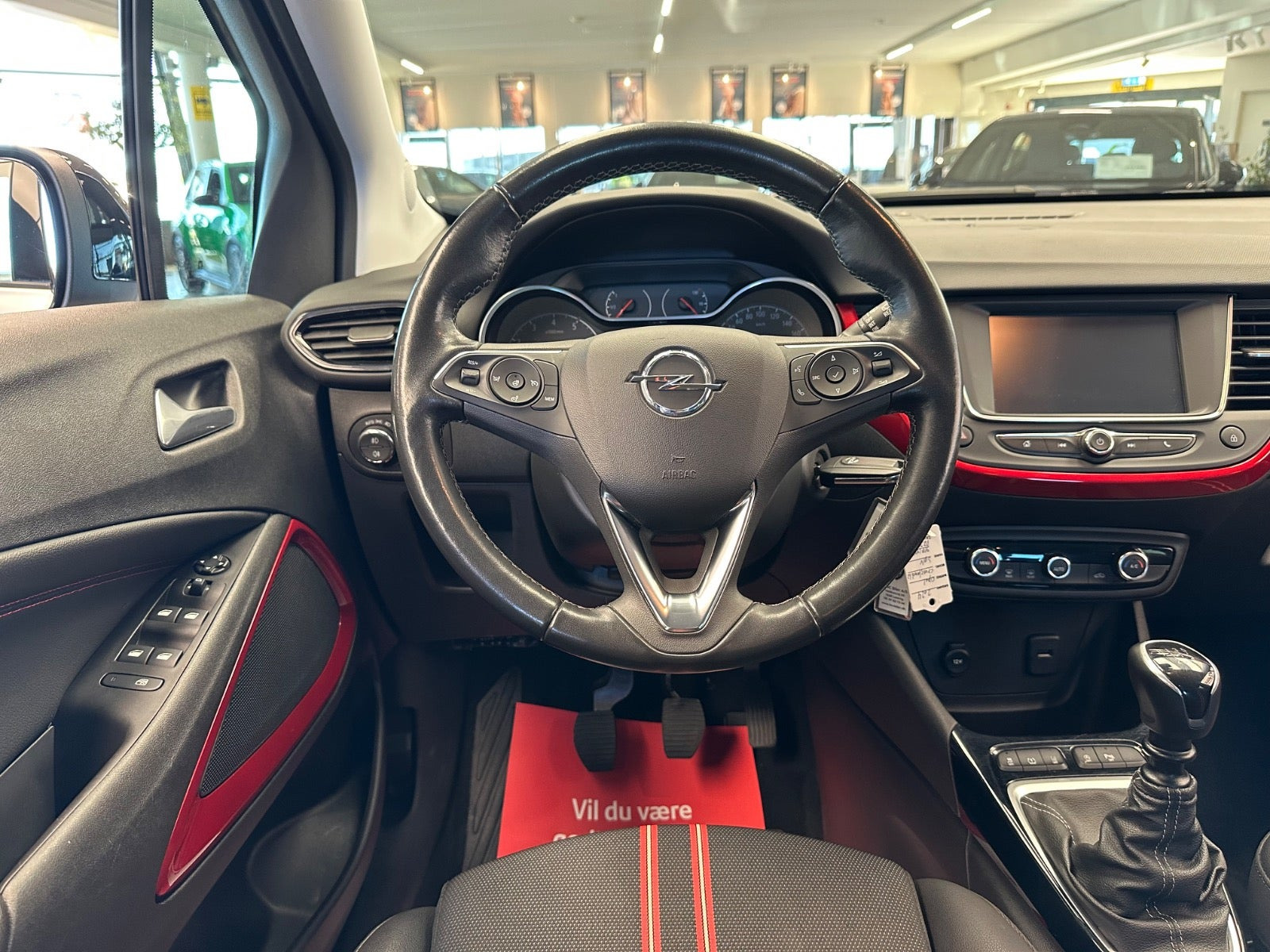 Sølv Opel Crossland fra 2024