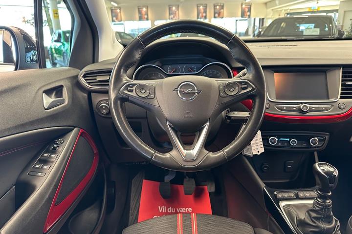 Sølv Opel Crossland fra 2024